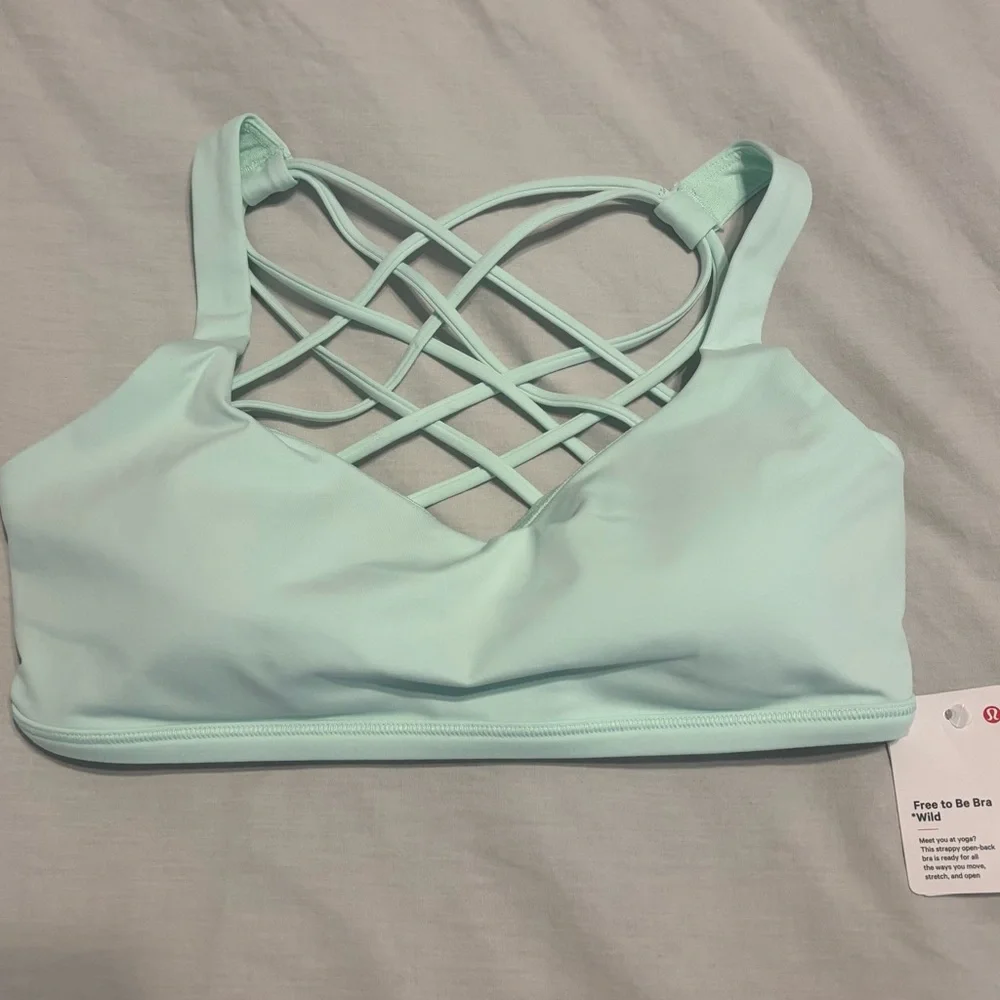 Lululemon Women's Mint Sports Bra - Picture 1 of 5
